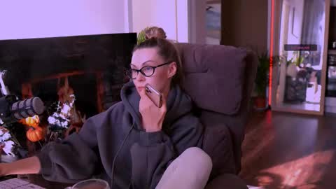 virtual_muse_bc online show from October 19, 9:55 am