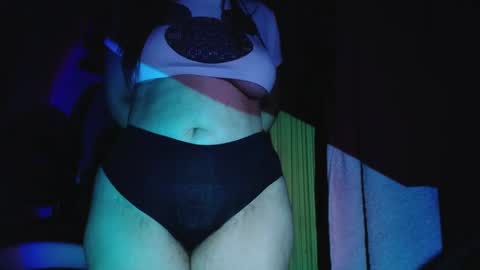 vivi_jones online show from June 4, 5:34 am