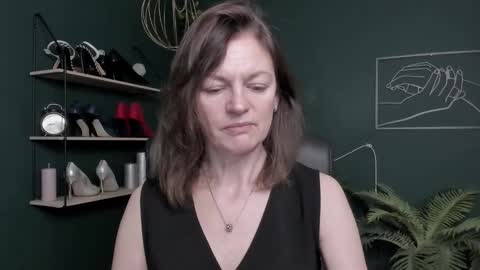 Vivian online show from November 4, 6:51 am