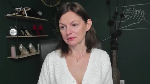 Snapshot of vivian_dream chatting on October 13, 6:27 am Vivian online show from October 13, 6:27 am