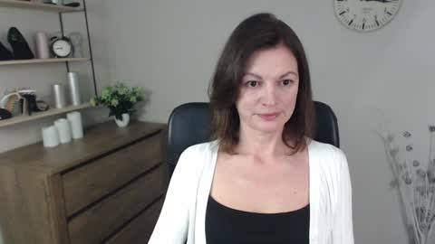 Snapshot of vivian_dream chatting on December 3, 5:41 am Vivian online show from December 3, 5:41 am