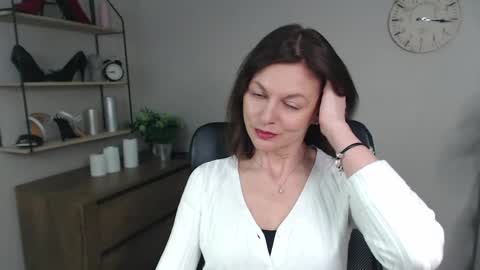 Snapshot of vivian_dream chatting on February 28, 7:58 am Vivian online show from February 28, 7:58 am