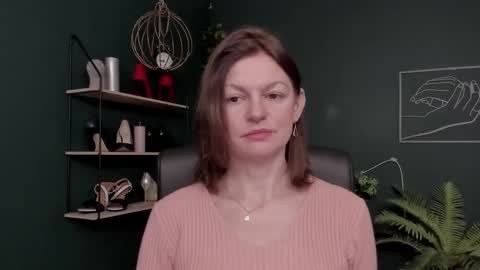 Vivian online show from December 2, 6:48 am