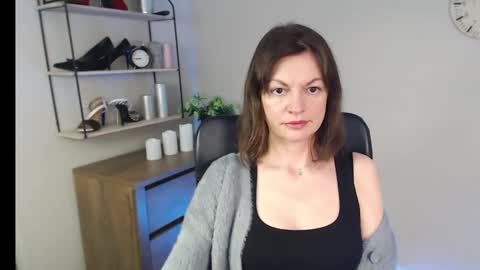 Snapshot of vivian_dream chatting on February 21, 8:17 am Vivian online show from February 21, 8:17 am