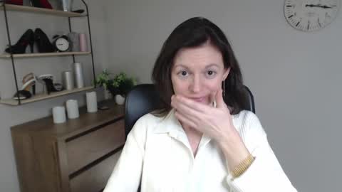 Snapshot of vivian_dream chatting on February 3, 5:24 pm Vivian online show from February 3, 5:24 pm