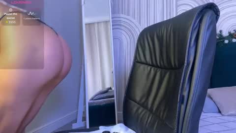 Vivian Evans online show from January 13, 1:11 am