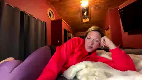 Snapshot of vivianluxe chatting on October 17, 2:59 am VivianLuxe online show from October 17, 2:59 am