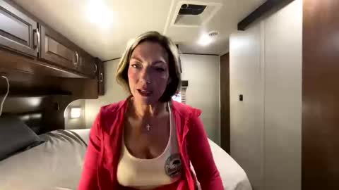 Snapshot of vivianluxe chatting on October 14, 5:48 pm VivianLuxe online show from October 14, 5:48 pm