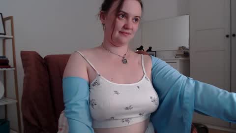 Lela online show from June 27, 6:58 am