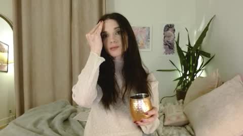 Lillian Rose online show from March 29, 3:49 am