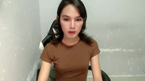 Finestgirlx online show from December 15, 12:43 pm