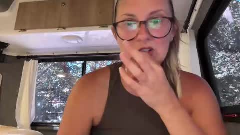 Jade online show from March 7, 9:27 pm