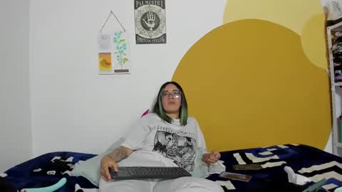 Waningrose  Lu online show from November 12, 9:24 pm