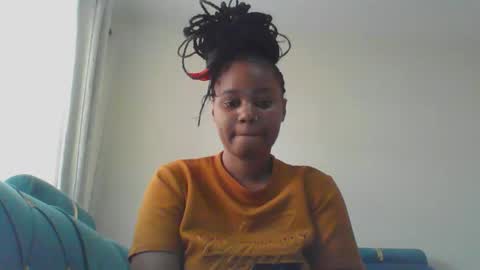 wapgirl22 online show from April 6, 4:46 am