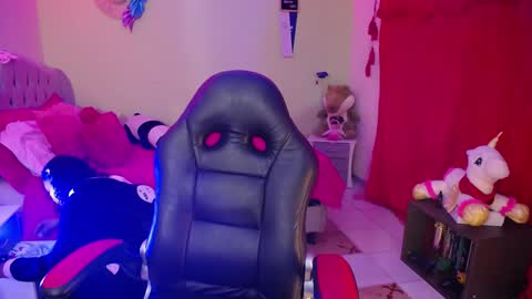 Snapshot of warisgoddes chatting on January 22, 7:46 am EMILY online show from January 22, 7:46 am