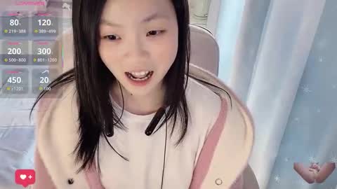 warmie online show from March 13, 7:53 am