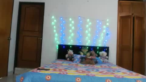 Snapshot of warrior_xena chatting on February 11, 7:05 pm warrior_xena online show from February 11, 7:05 pm