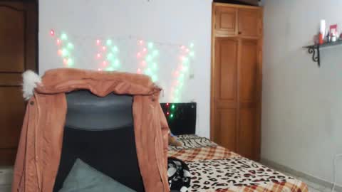 Snapshot of warrior_xena chatting on February 19, 9:17 am warrior_xena online show from February 19, 9:17 am