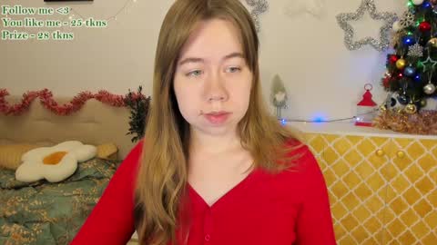 Snapshot of watermelon_sugar_ chatting on December 18, 2:28 pm Tess  Pls support me with  Can we reach 155 my favorite number online show from December 18, 2:28 pm