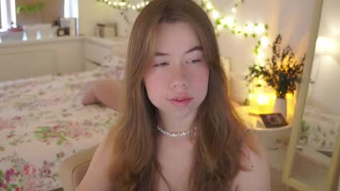 Snapshot of watermelon_sugar_ chatting on October 22, 10:31 am Tess  Pls support me with  Can we reach 155 my favorite number online show from October 22, 10:31 am