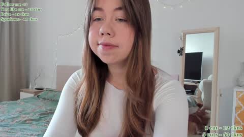 Snapshot of watermelon_sugar_ chatting on February 7, 9:16 am Tess  Pls support me with  Can we reach 155 my favorite number online show from February 7, 9:16 am