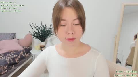 Snapshot of watermelon_sugar_ chatting on March 4, 9:40 am Tess  Pls support me with  Can we reach 155 my favorite number online show from March 4, 9:40 am