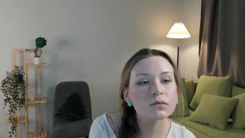 Lola online show from February 25, 2:37 pm