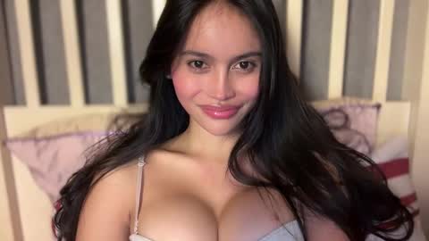 Maggie online show from December 13, 7:53 pm