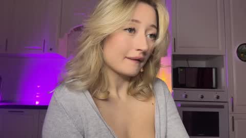 Daisy    online show from January 3, 5:10 pm