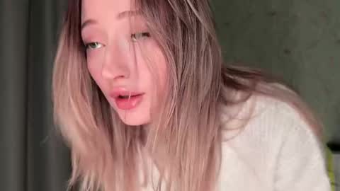 Daisy    online show from September 11, 5:35 pm