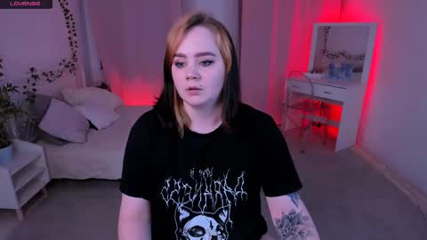 wendyycandy online show from November 3, 2:10 pm