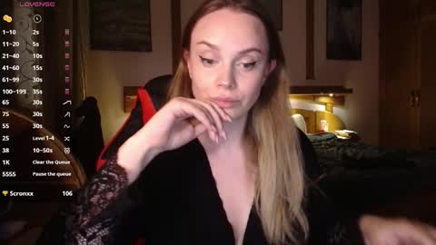 Lana online show from December 1, 9:39 pm