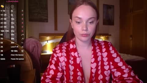 Lana online show from April 3, 7:01 pm