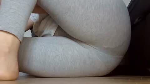 wet_pants2022 online show from September 26, 12:14 pm