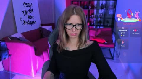 whitneypunnch online show from November 18, 8:37 am