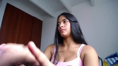 Ilauren online show from April 6, 7:37 pm