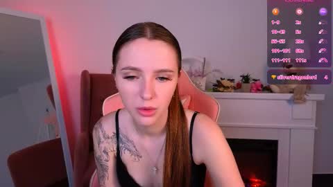 Snapshot of wildhoney_xo chatting on September 9, 5:51 am Kara online show from September 9, 5:51 am