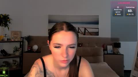 Snapshot of wildhoney_xo chatting on September 27, 7:26 am Kara online show from September 27, 7:26 am