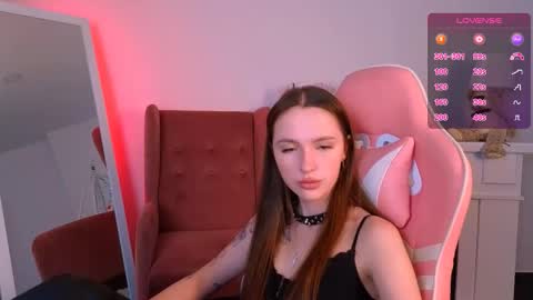 Snapshot of wildhoney_xo chatting on September 11, 5:41 am Kara online show from September 11, 5:41 am