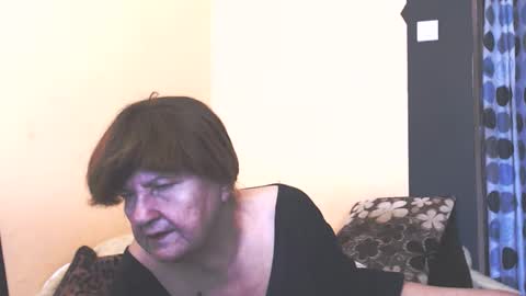 WildRedCat online show from April 21, 8:10 am