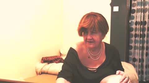 WildRedCat online show from November 2, 12:30 pm