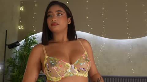 Ms Willow online show from April 1, 11:22 am