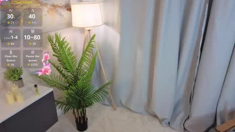 Heeeey im Lina online show from April 22, 4:09 am