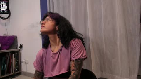     Luna Violeta  A r t i s t  online show from January 9, 3:15 am