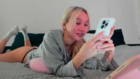 wladilia online show from November 2, 8:34 pm