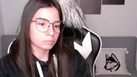 Snapshot of wolfs_daughter chatting on October 21, 1:53 am Alex online show from October 21, 1:53 am