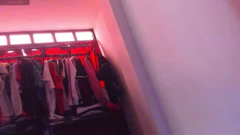 woman_rosse online show from December 3, 5:48 pm