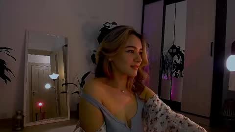 Snapshot of worldsbaby chatting on February 7, 7:27 pm worldsbaby online show from February 7, 7:27 pm