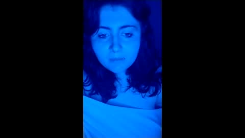 Clementine  online show from April 15, 9:32 am