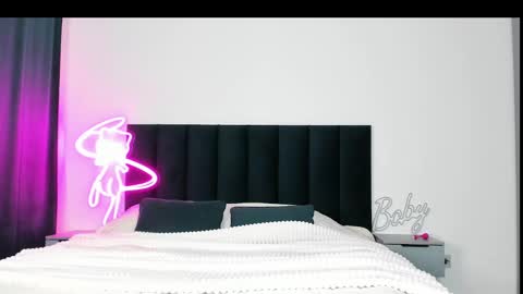 Emi online show from February 13, 4:00 am